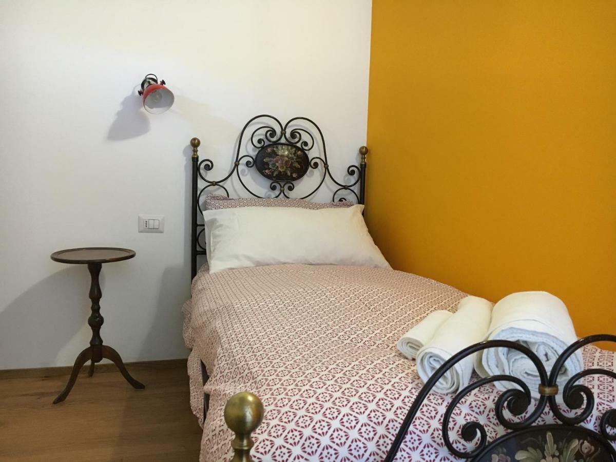 Elleboro Bed and Breakfast Carugo Exteriör bild