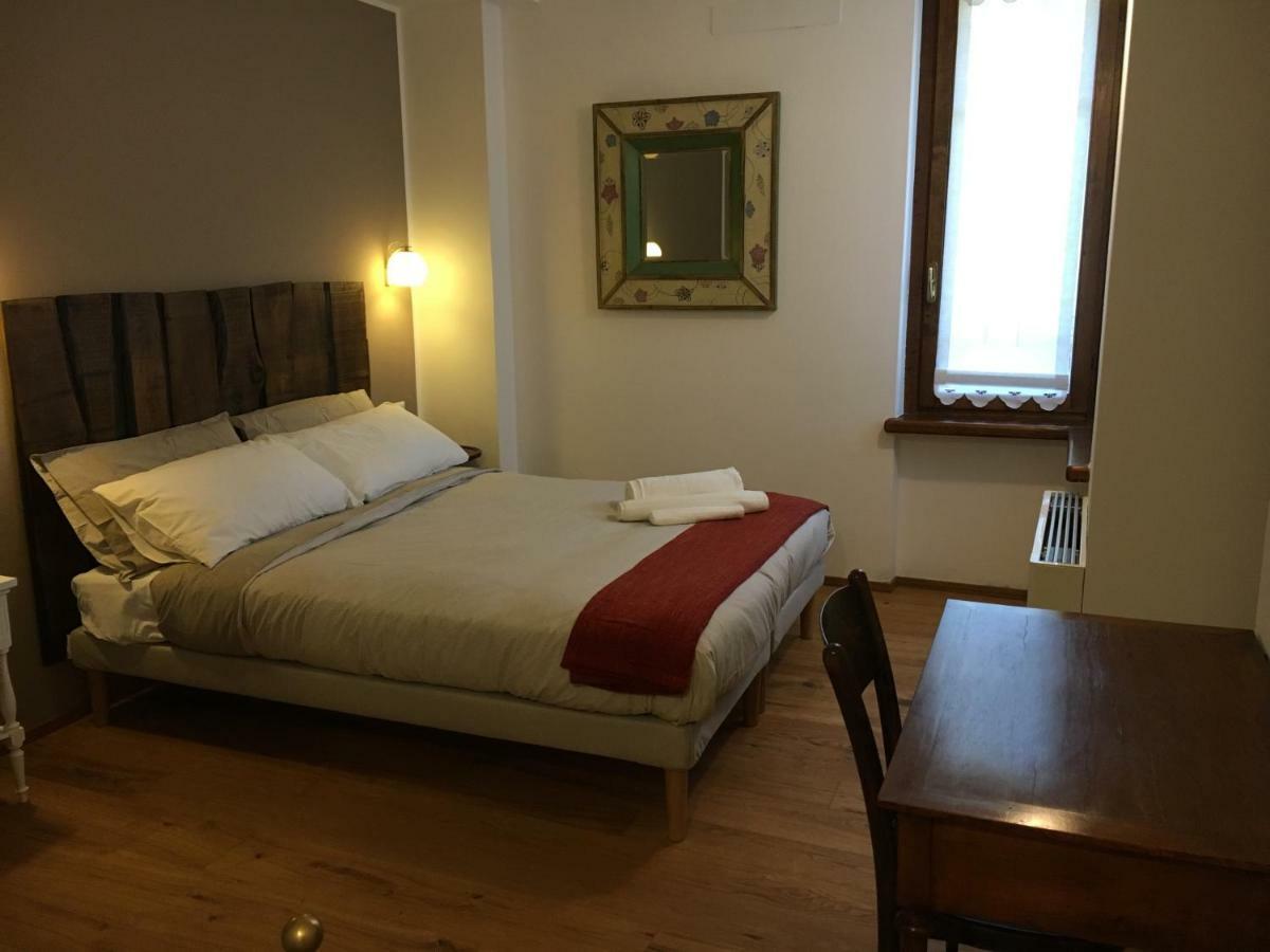 Elleboro Bed and Breakfast Carugo Exteriör bild